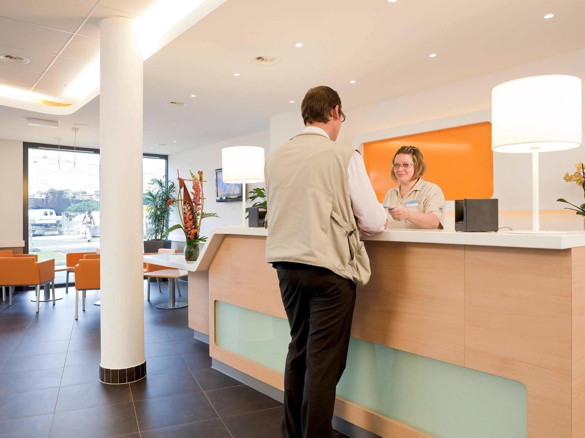 Ibis Budget Geneve Petit-Lancy Exteriör bild